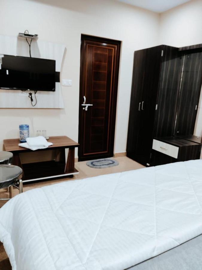 Priyaparadiseinn Varanasi Exterior photo